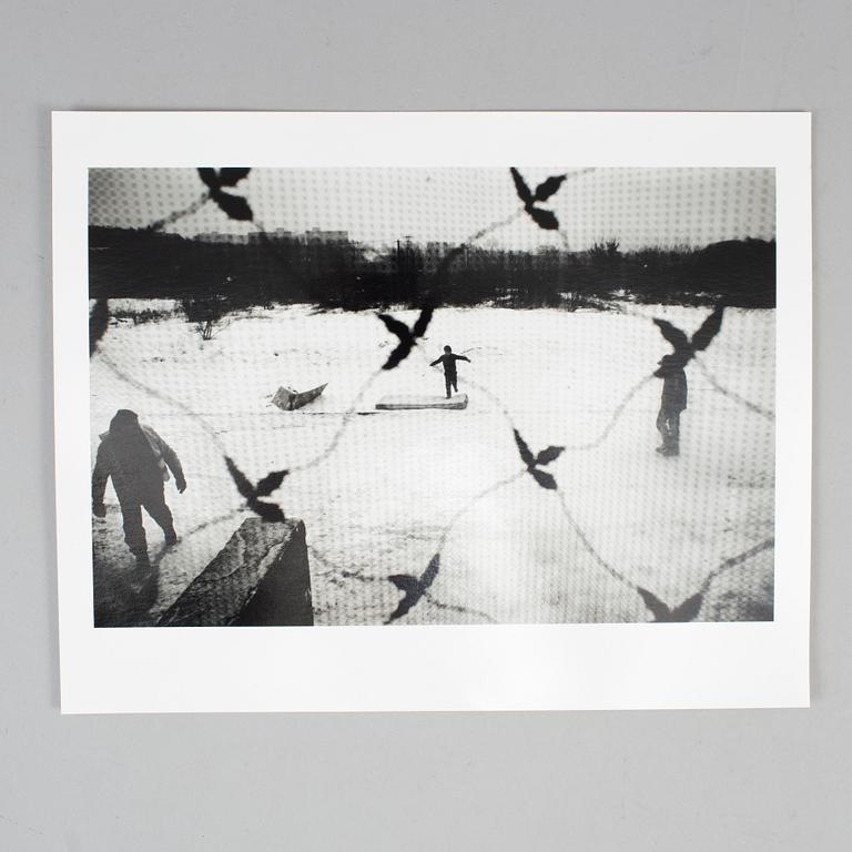 ÅKE ERICSON, limiterad utgåva fotobok samt gelatinsilverfotografi, signerad och numrerad 7/12.