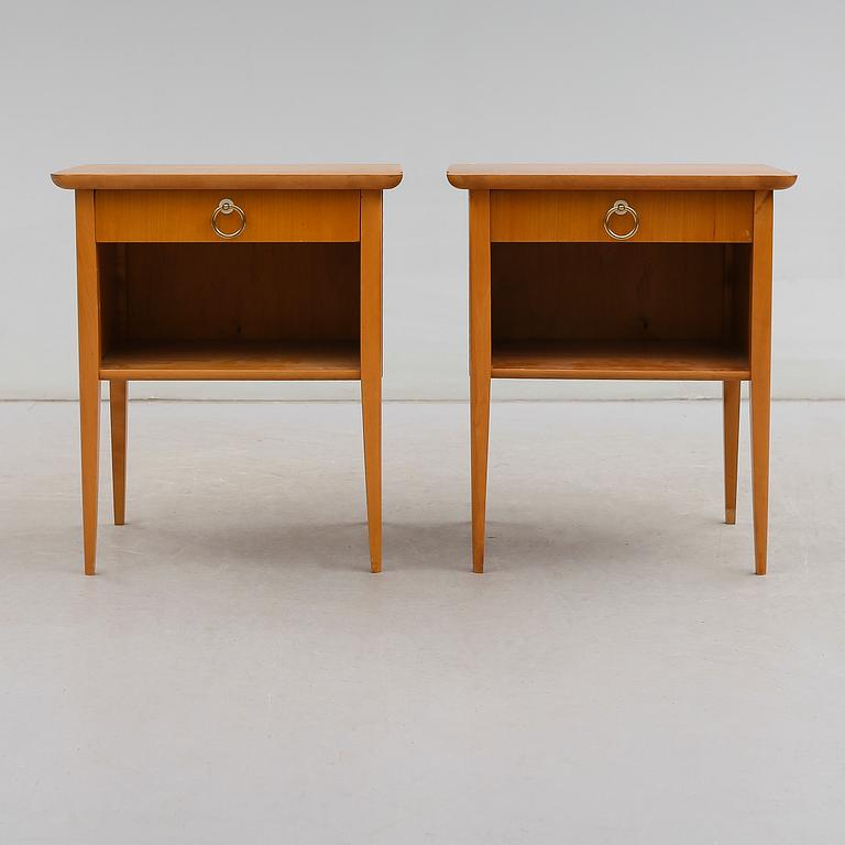 SÄNGBORD, 1 par, 1900-talets mitt.