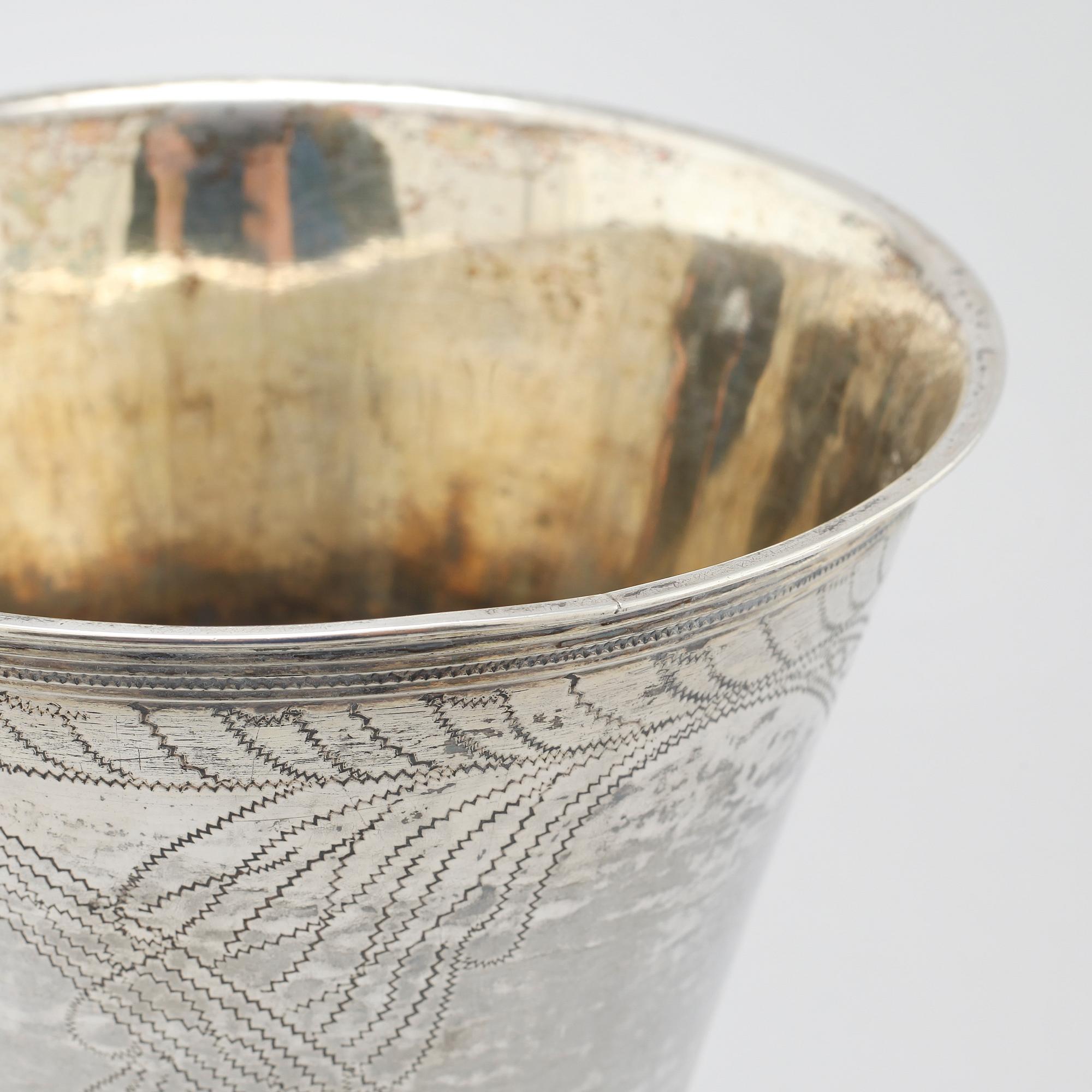 A silver beaker by Anders Pihlgren, Östhammar, 1806.