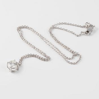 HÄNGE, 18K vitguld med briljantslipad diamant 1.02 ct. Vikt 2,9 gram.