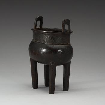 RÖKELSEKAR, brons. Ming dynastin (1368-1644).