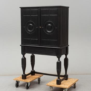 A 1930s/1940s cocktail cabinet.