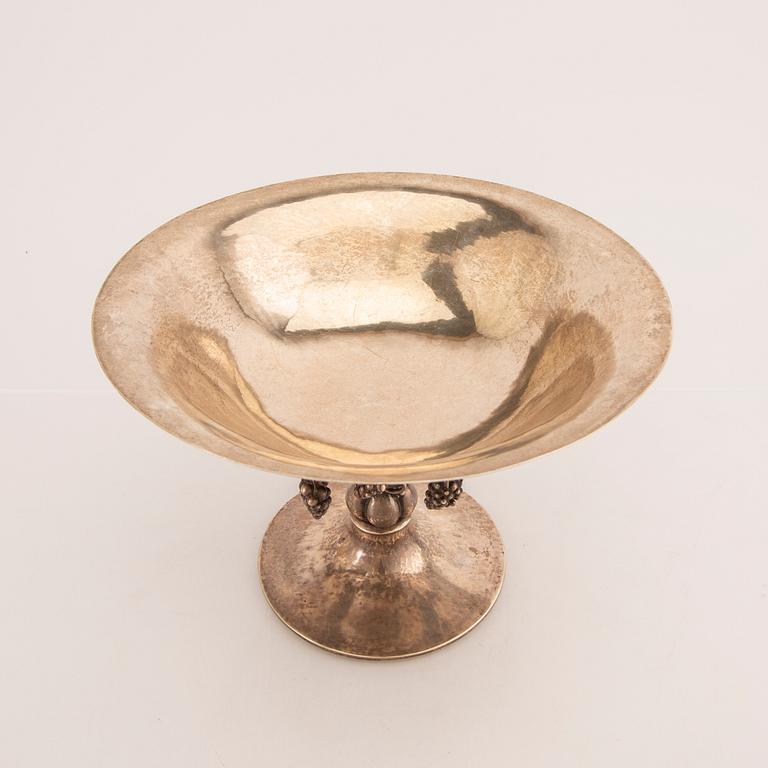 Johan Rohde, skål på fot, sterling silver Firma Georg Jensen, Köpenhamn modell nr 264.