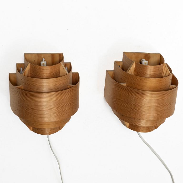 Hans-Agne Jakobsson, A pair of wall lamps, AB Elysett, Markaryd, 1970s.
