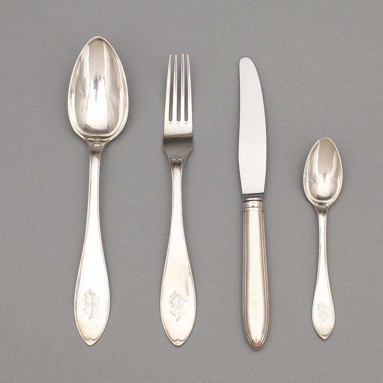 BESTICKSERVISDELAR, 39 delar, silver, C G Hallberg, 1800/1900-tal. Vikt ca 2000 gram.