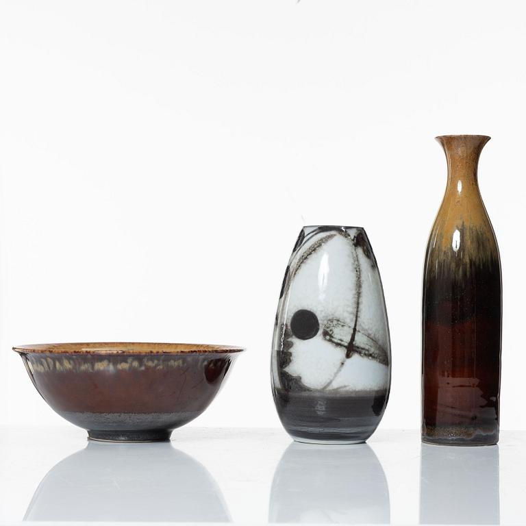 Carl-Harry Stålhane, two stoneware vases and a unique bowl, Designhuset, Lidköping.