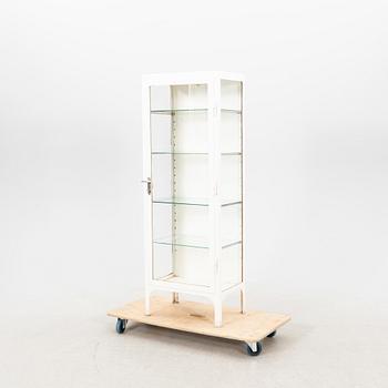 Läkarskåp Mellaneuropa 1900-talets mitt.