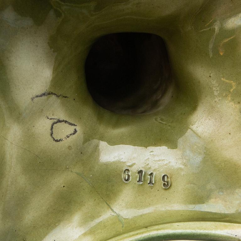 Goblet on foot Jugend early 20th century majolica.