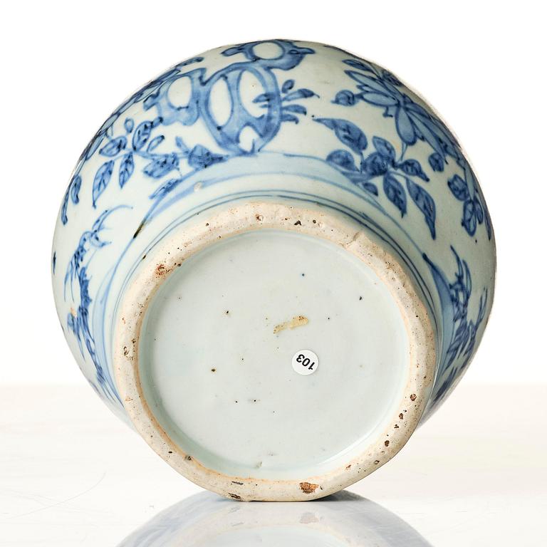 A blue and white jar, Ming dynasty, Wanli (1572-1620).