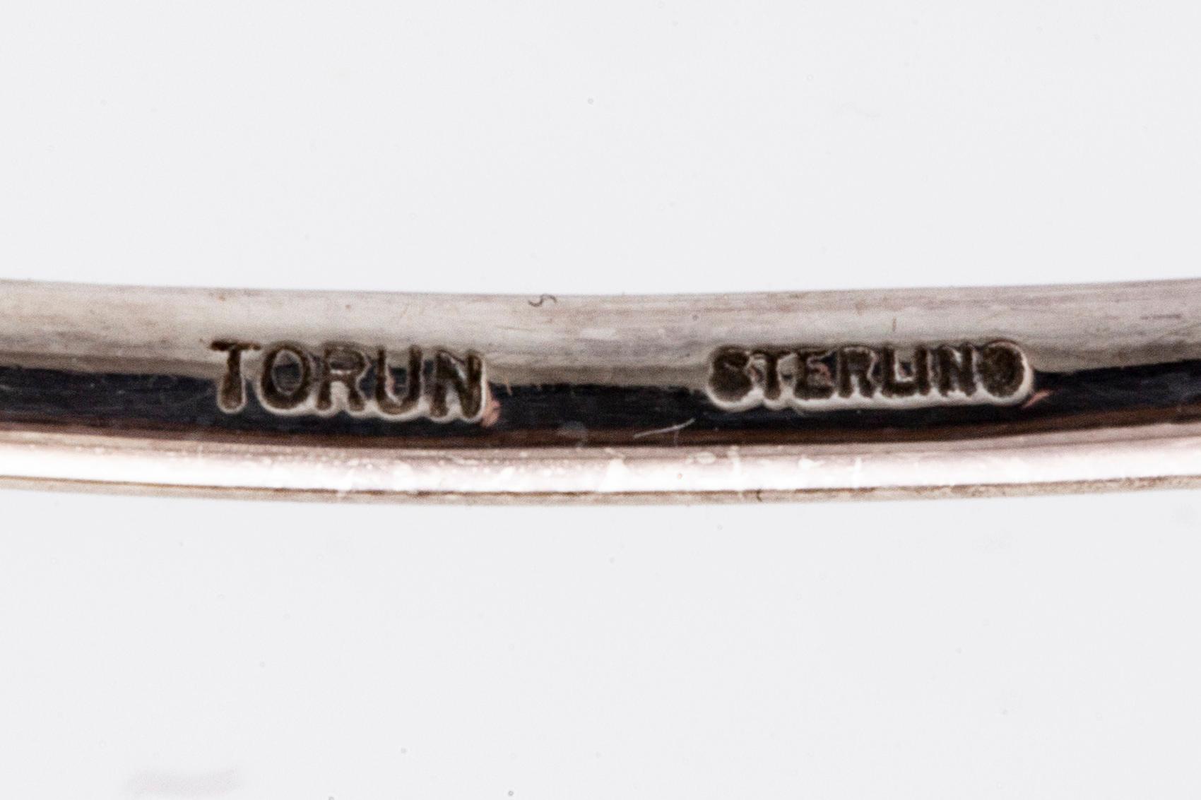 Vivianna Torun Bülow-Hübe halsring och örhängen sterling silver och pärlemor, signerade Torun sterling.