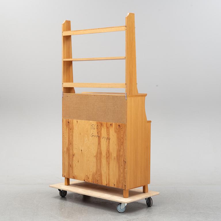 Carl Malmsten, a pinewood 'Visingsö' bookcase/cabinet, second half of the 20th Century.