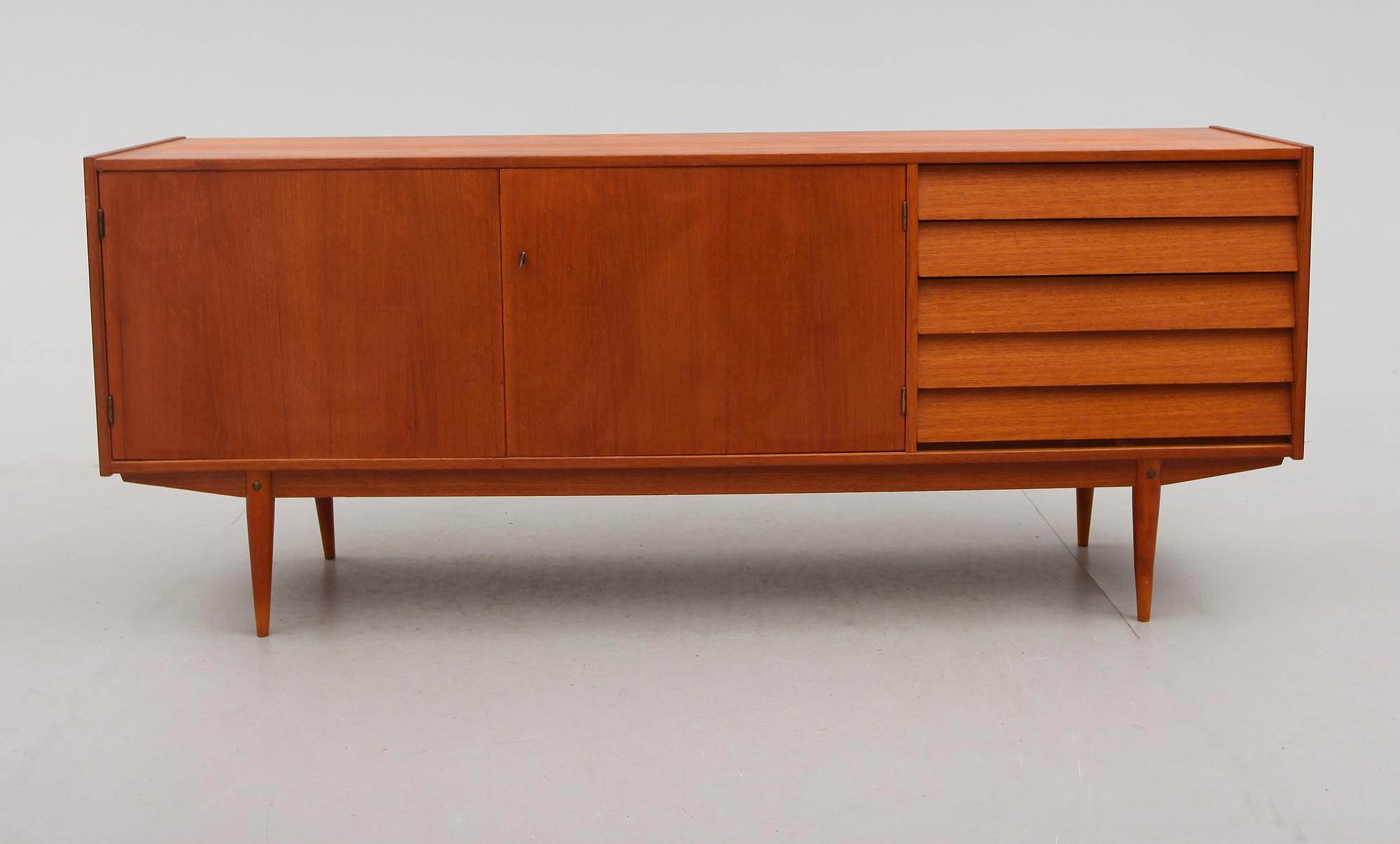SIDEBOARD, 1900-talets andra hälft.