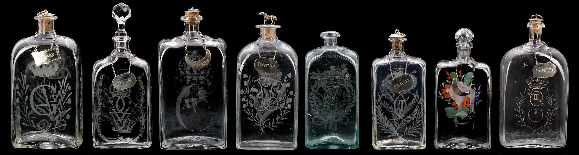 BRÄNNVINSFLASKOR, 8st, glas, 1800-1900-tal.