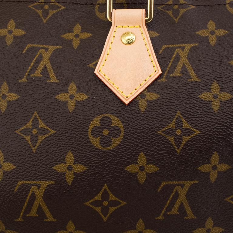A "Speedy Bandouliere 25" by Louis Vuitton 2016.