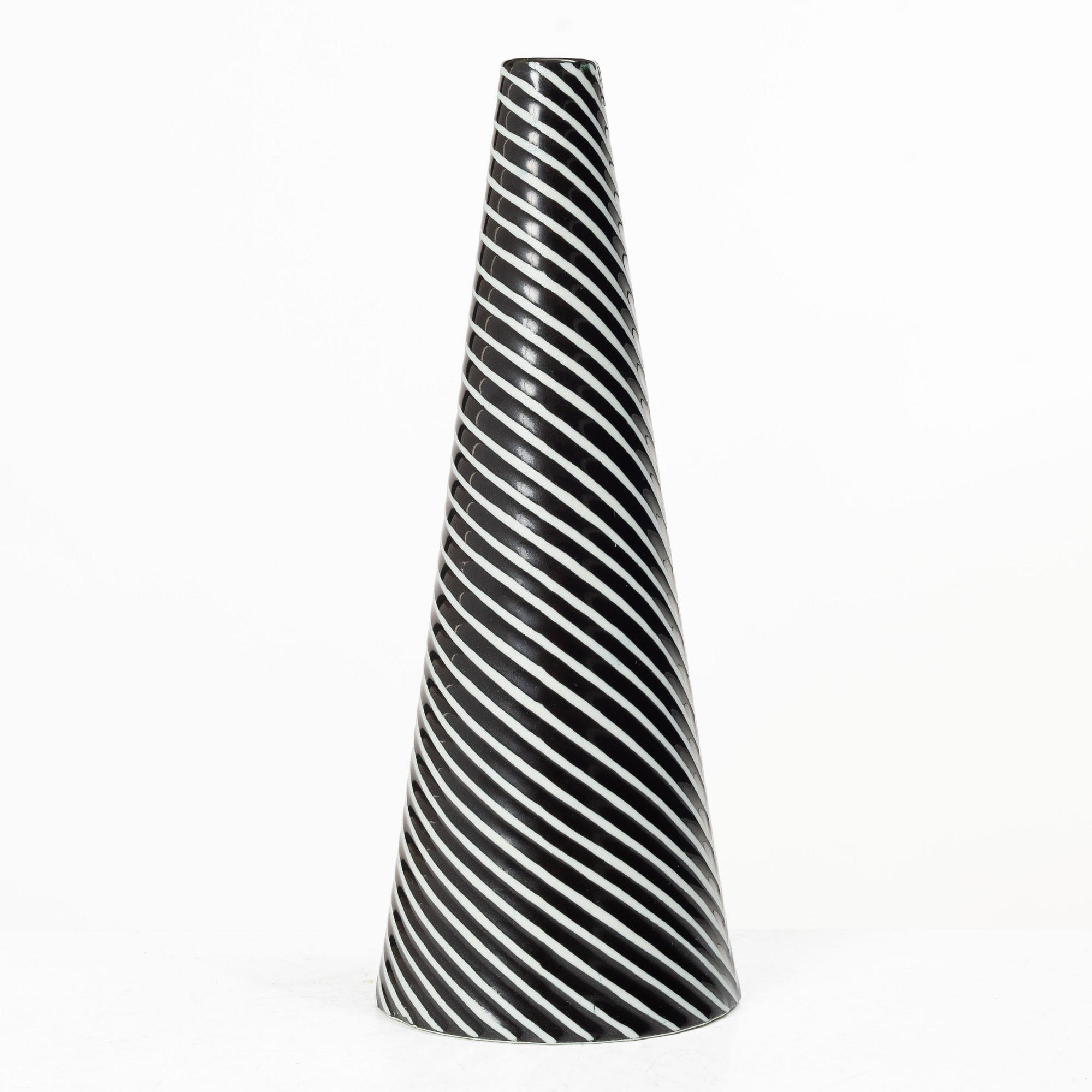 Stig Lindberg, Vase, “Domino”, Gustavsberg, latter half of the 20th century.
