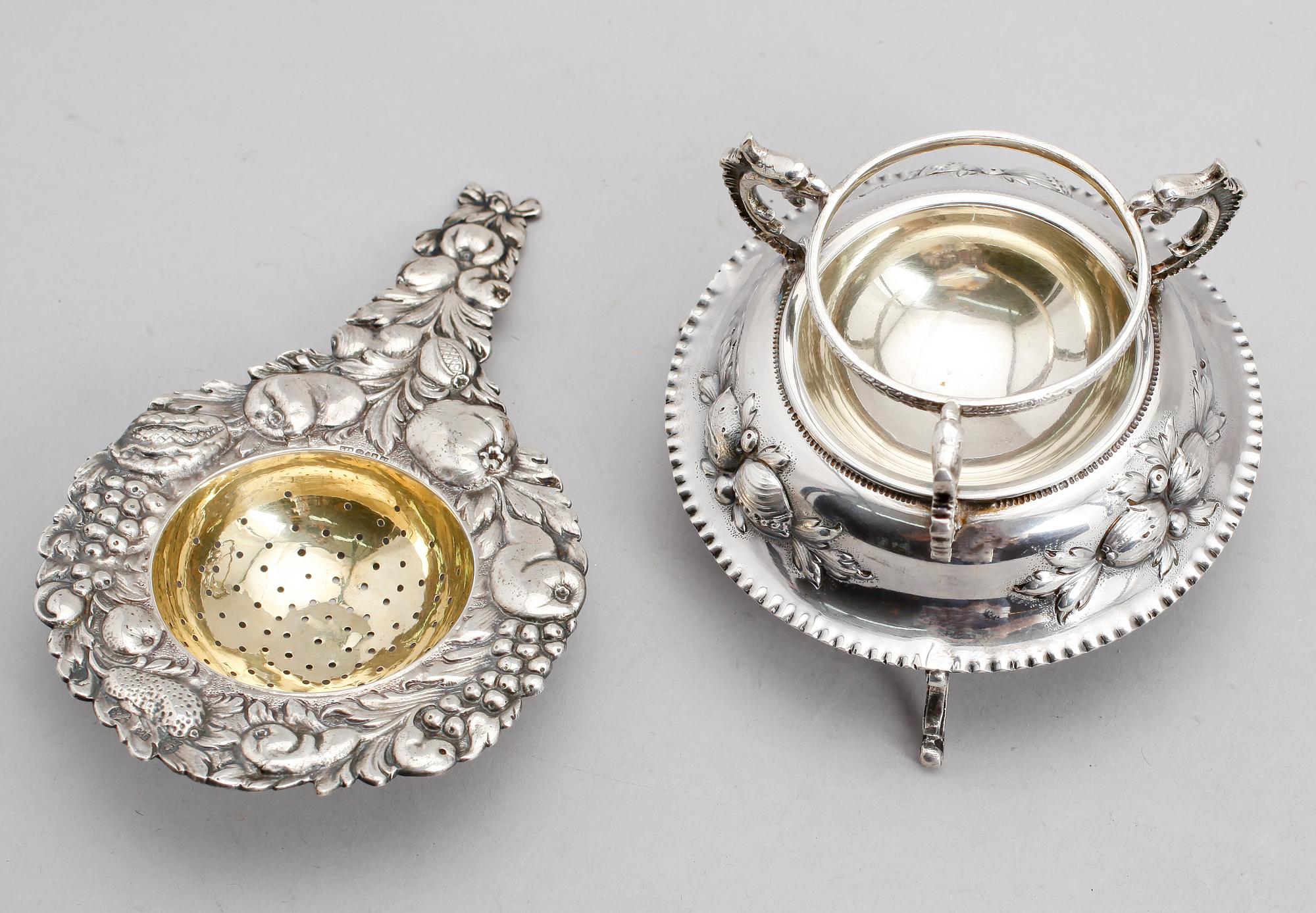 TESIL, silver, 1919 samt STÄLL, märkt 830. Vikt ca 206 gram.