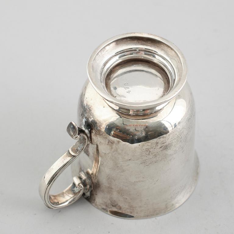 MUGG, silver, London 1912. Vikt ca 130 gram.