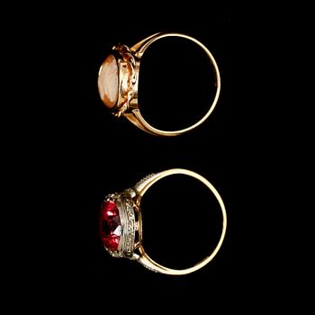 RINGAR, 2 st, 18 k guld.