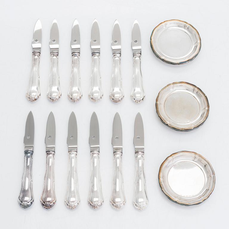 Crayfish knives, 12 pcs, silver, Chippendale, and glass coasters 12 pcs, silver, 2001 and 1929 respectively.