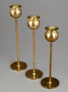 LJUSSTAKAR, 3 st, mässing, "Tulpan", Pierre Forsell, Skultuna, 1900-talets andra hälft.