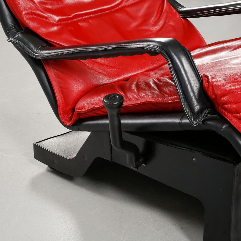 An easy chair, model Cobra, designed by Giuseppe Zani for Zani, Collezione Poltrone in Italy, late 20th century.