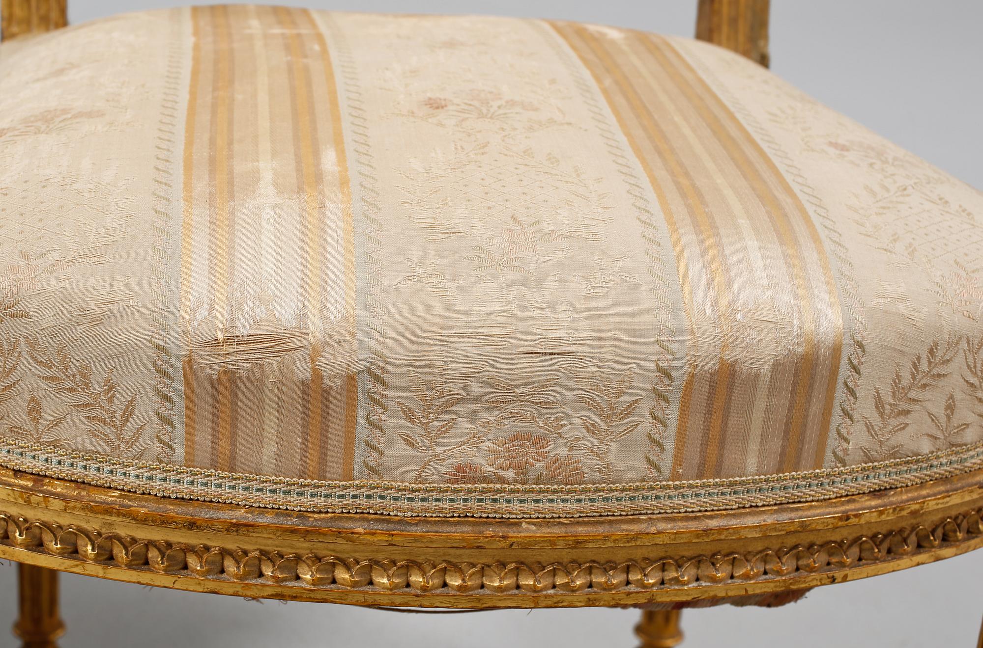 STOLAR, ett par, gustaviansk stil, omkring år 1900.