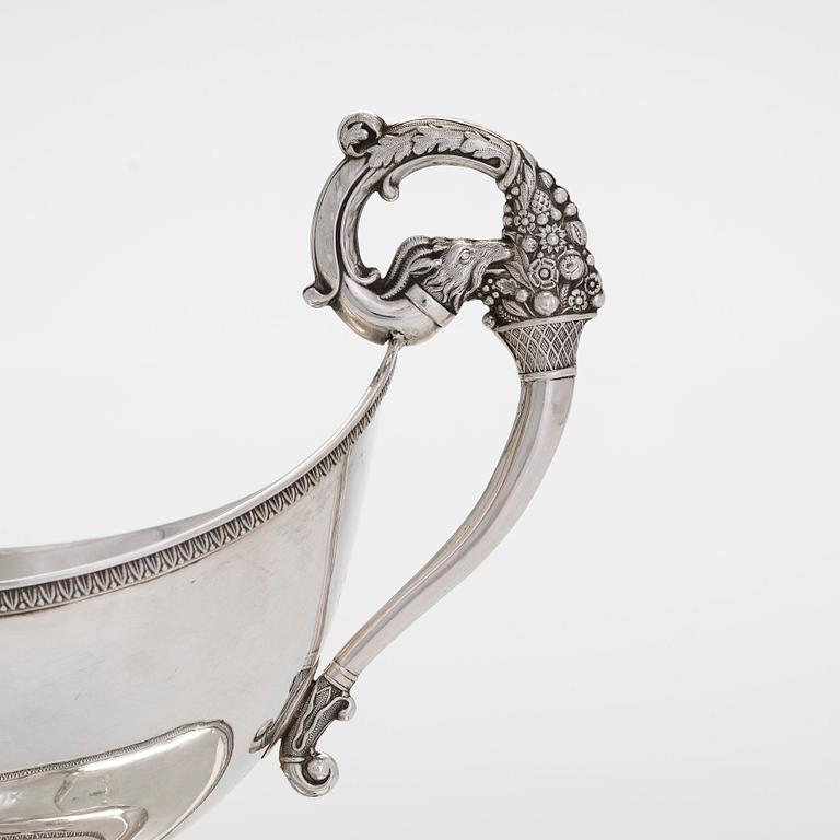 A French silver sauce boat,  1819-38. Maker's mark GJAB.