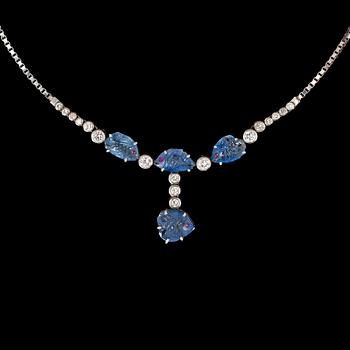 144. A blue sapphire, tot. 8.71 cts, and brilliant cut diamond necklace, tot. 0.84 cts.