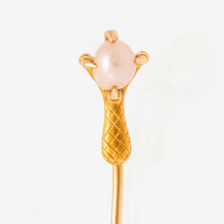 Tie pin 18K gold with cultured pearl by CA Björklund Stockholm 1913.