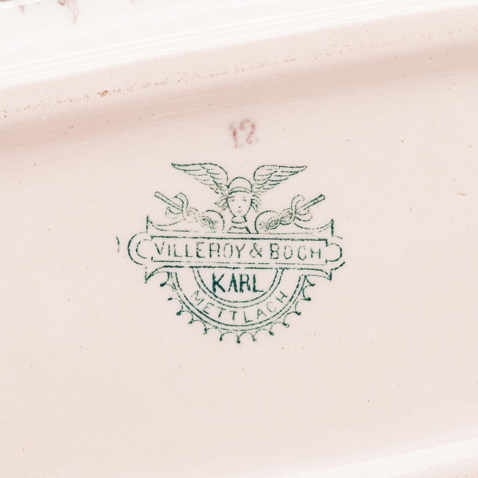 Villeroy & Boch, pesusetti, "Karl", 4 osaa, fajanssia, noin vuonna 1900.