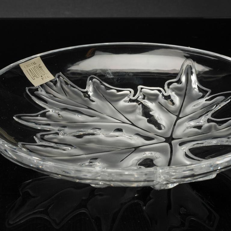 A glass dish and bowl, Lalique,