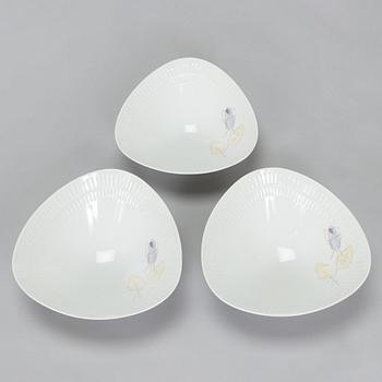 32-piece porcelain dinner service, Hutschenreuther, Germany.