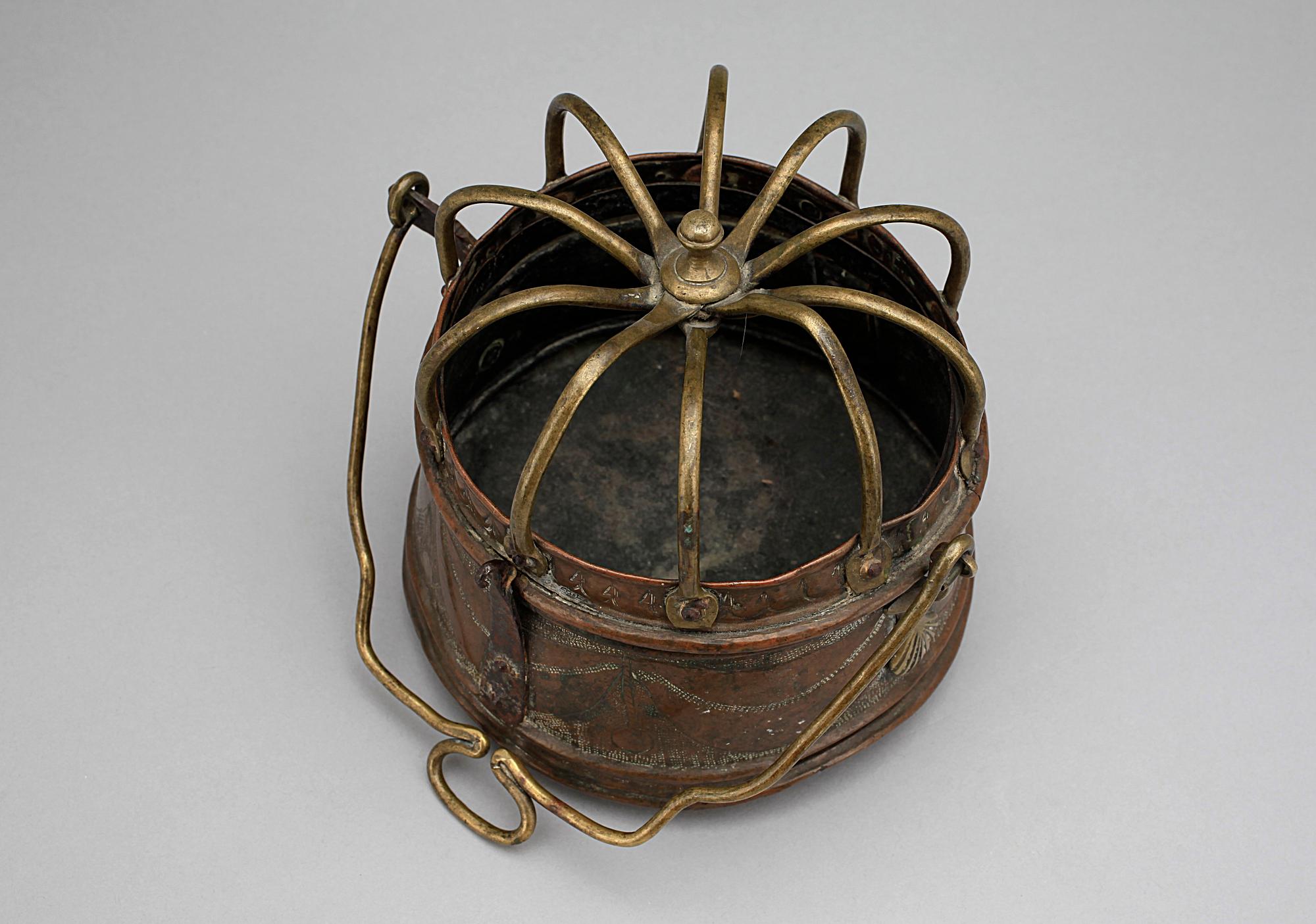 VIGVATTENKÄRL, koppar och mässing, 1700-tal.