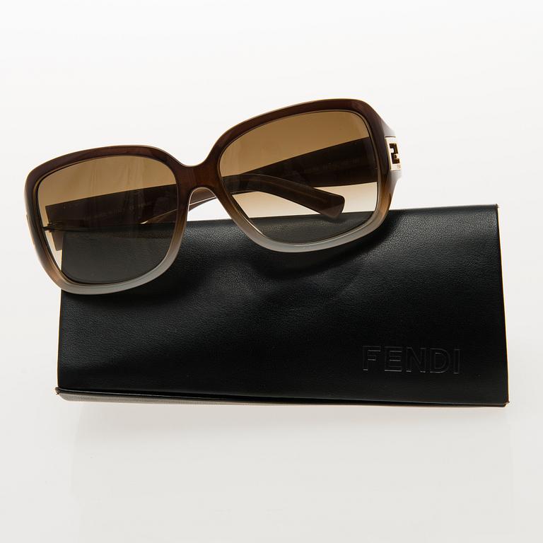FENDI SUNGLASSES.