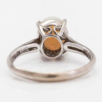 Ring, 18K vitguld och opal.