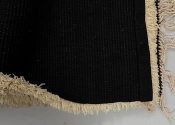 Terttu Tomero, Ryamatta, Oy Neovius Ab. Finland, 200 x 62 cm.