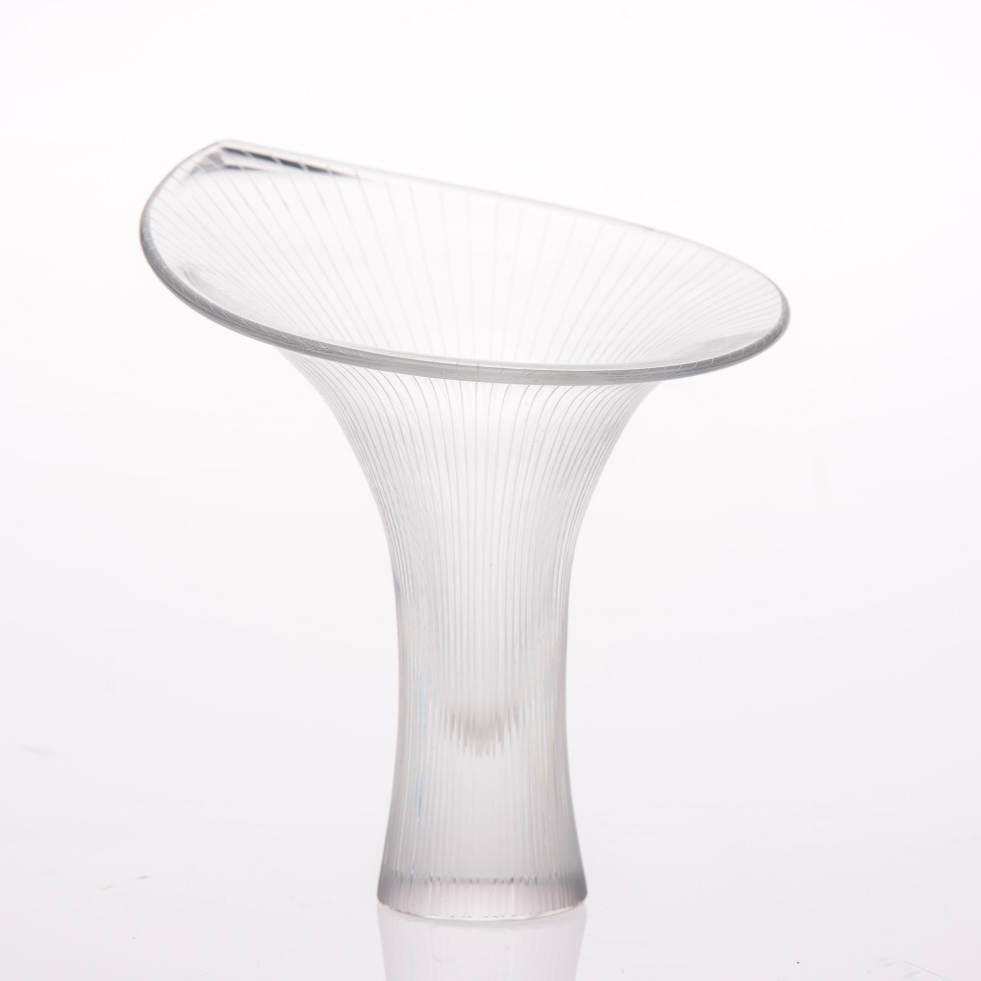 KONSTGLAS, 2 st, sign. Tapio Wirkkala 3122 respektive Iittala -55.