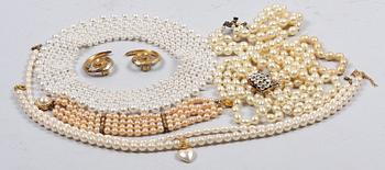 PARTI BIJOUTERIER, ca 15 st, bla Majorica, 1900-talets andra hälft.