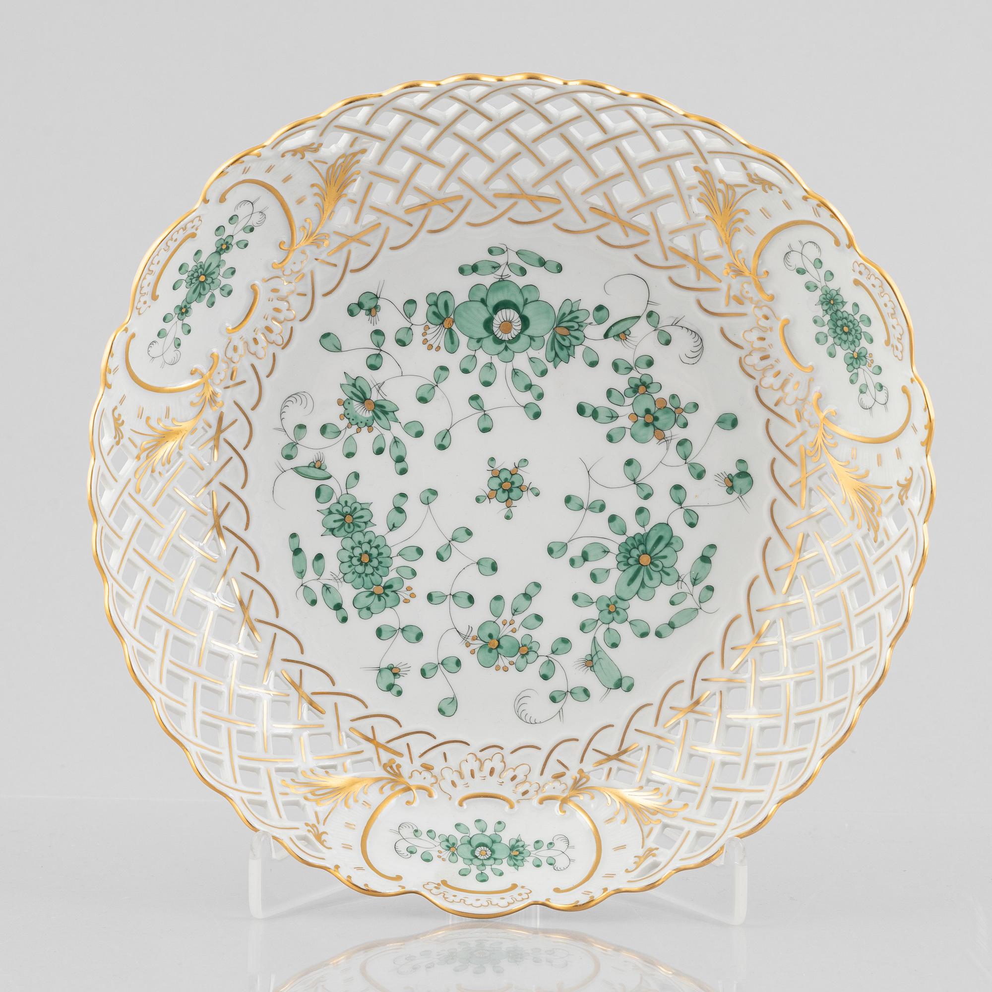 Dinner and coffee service, 72 pieces, porcelain, "Indische Malerei Grün", Meissen, Germany.