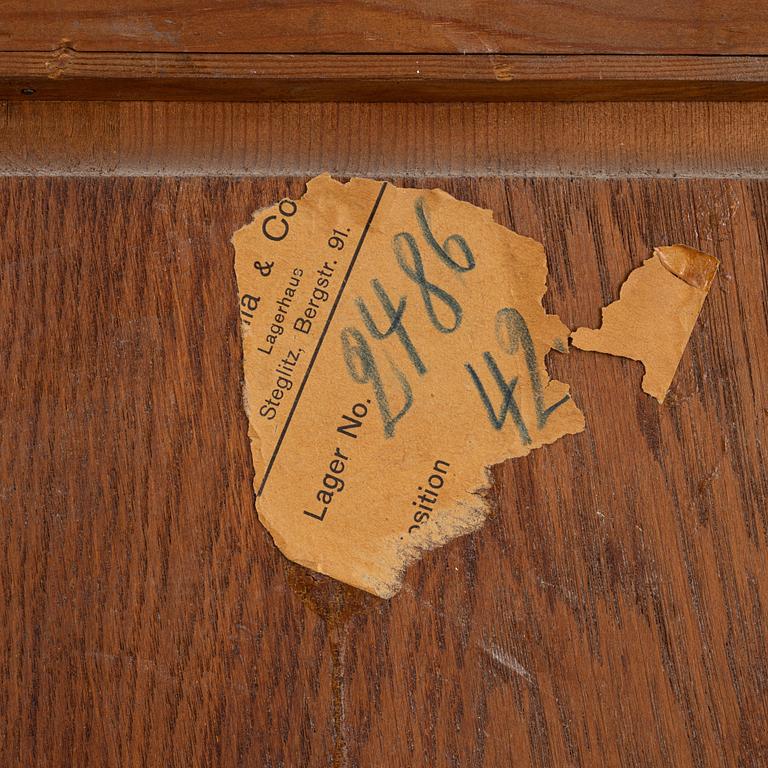 A Cabinet ny NK verkstäder from the early 20th century.