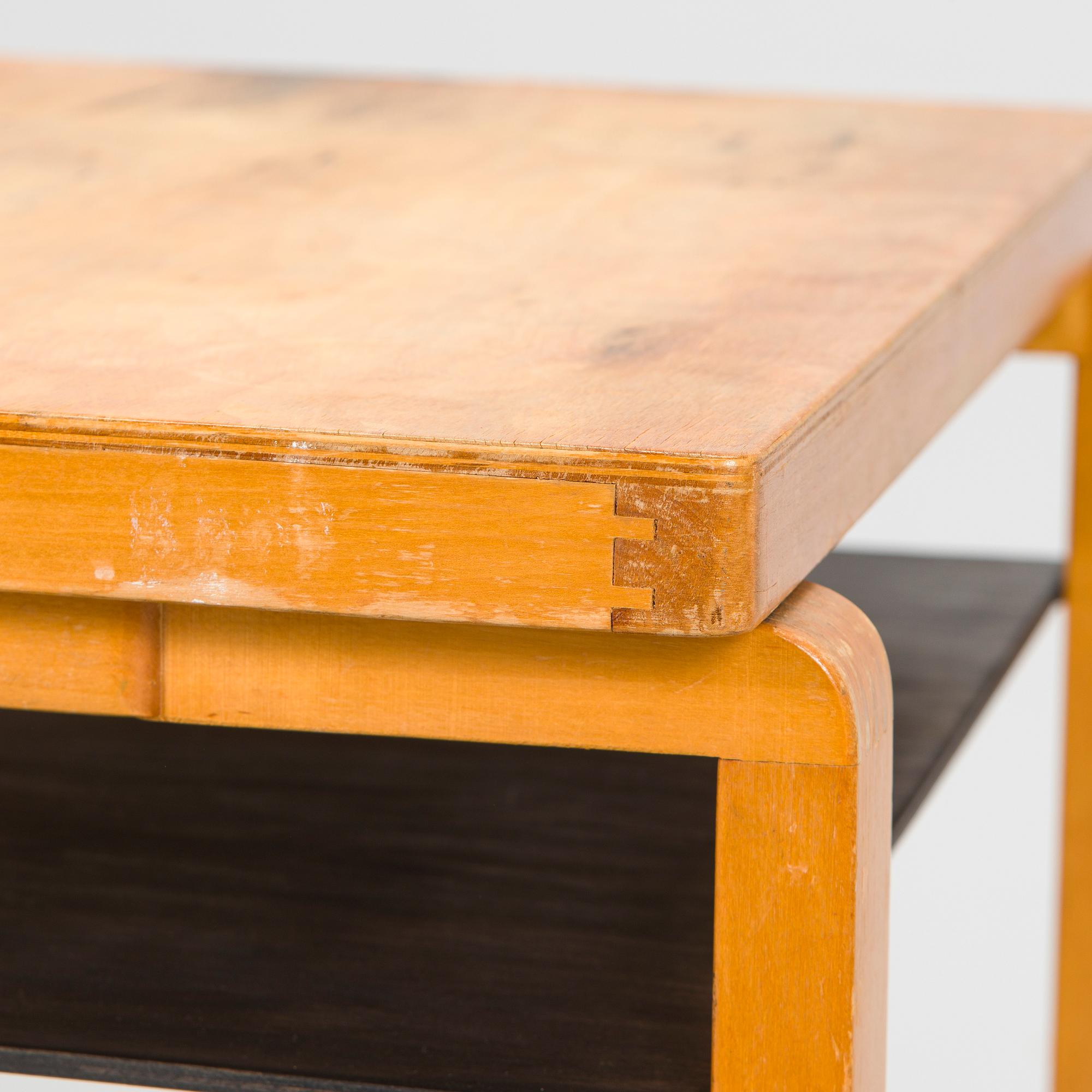 Alvar Aalto, bord, modell 86 för O.Y. Huonekalu- ja Rakennustyötehdas A.B. 1940-tal.