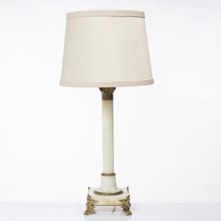 Bordslampa, 1900-talets första hälft.