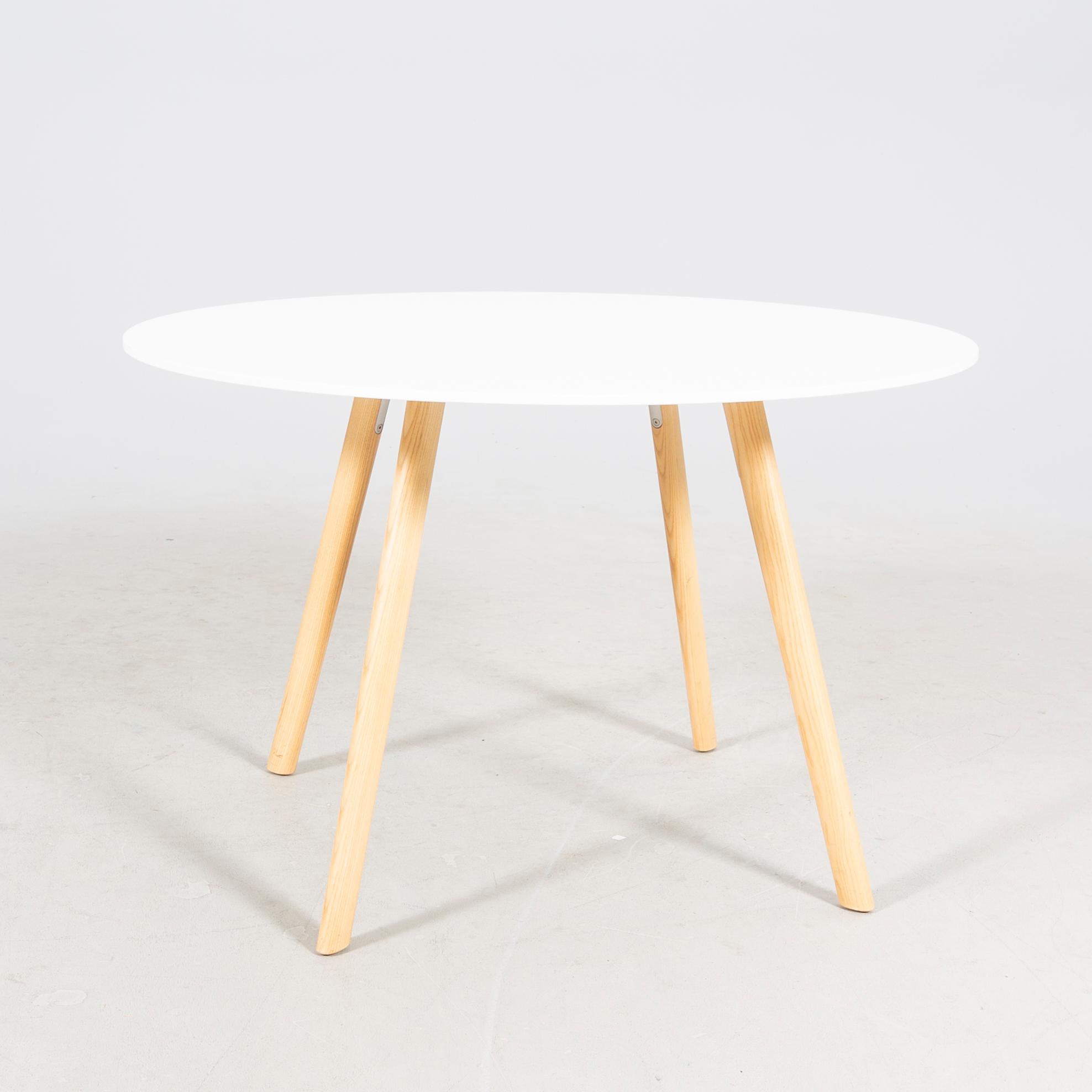 Ronan & Erwan Bouroullec, table 'Pilo' for Magis Italy 2010s.
