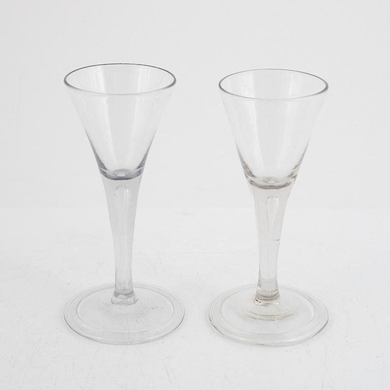 Spetsglas, ett par, glas. Sverige 1700-tal.