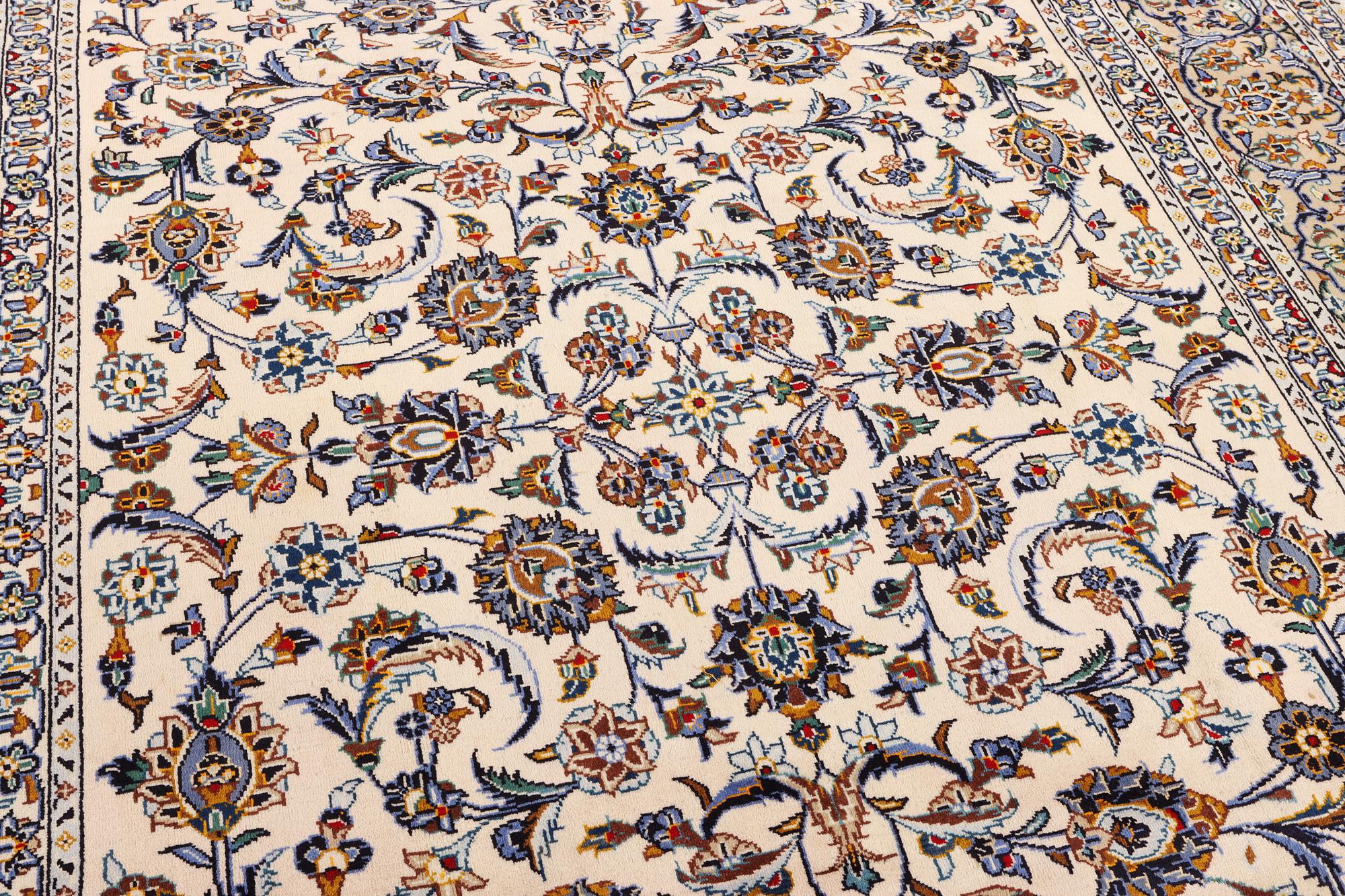 A Keshan carpet, c. 333 x 233 cm.