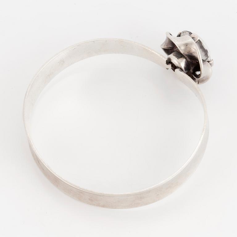 ALTON, Armring med bergkristall.