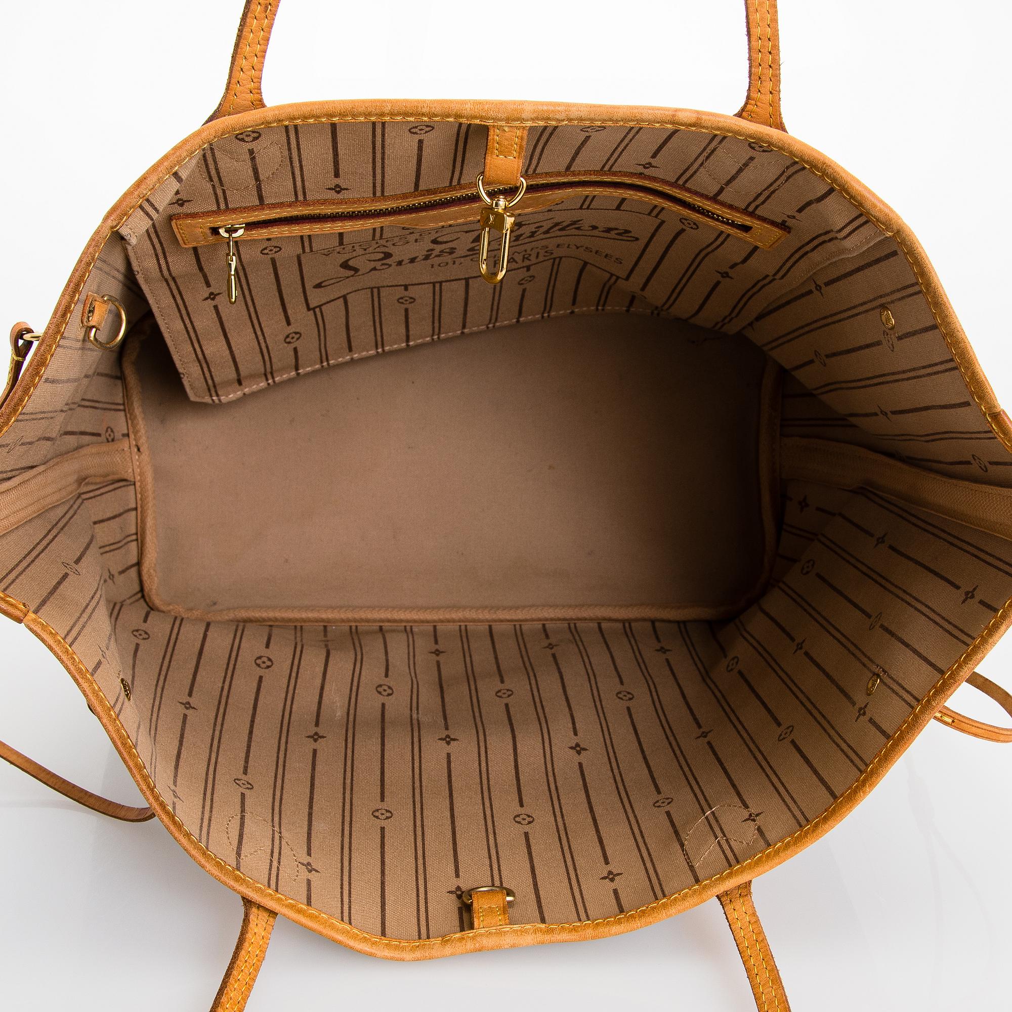 Louis Vuitton, a 'Neverfull MM' Monogram Bag.