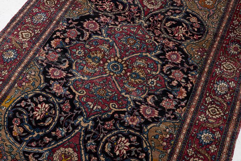 Carpet, Isfahan, antique, approx. 210 x 135 cm.