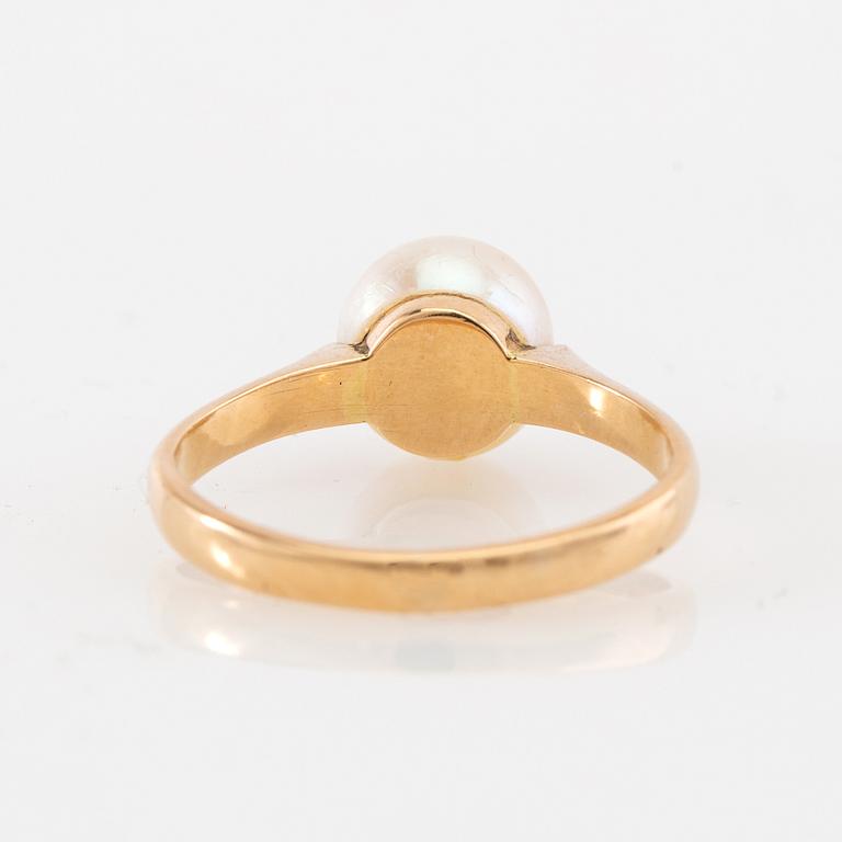 Ring, 18K gold and pearl, Stigbert, Stockholm, 1964.