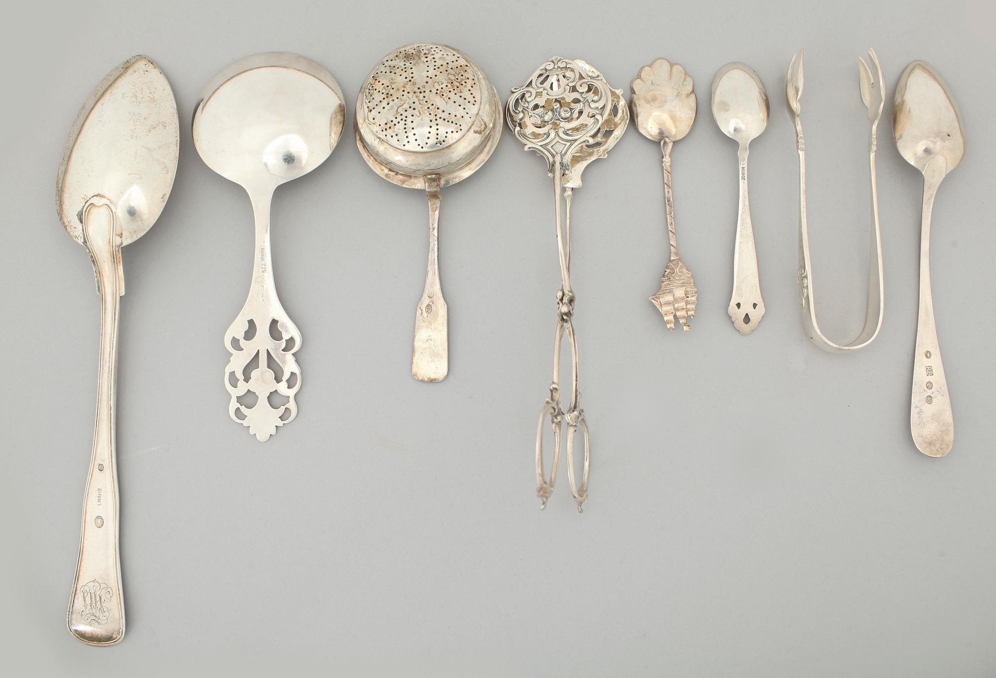 PARTI SILVER, 29 delar, ca 790 gram, bl a Danmark, kontrollstämpel, Christian F Heise.